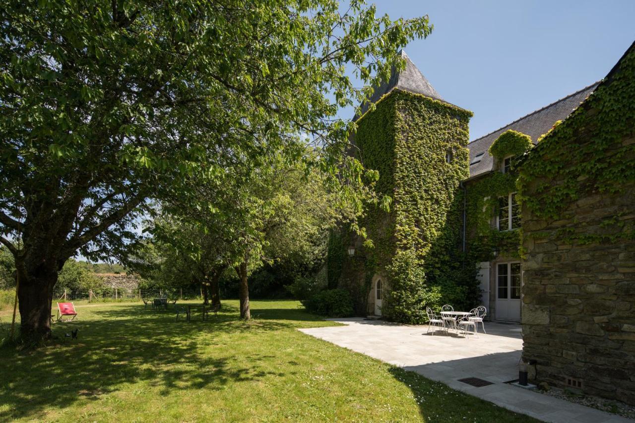 Manoir Du Vau D Arz Gites Et Chambres D Hotes Avec Piscine Malansac Buitenkant foto
